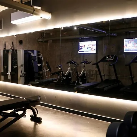 Adagio London 4*