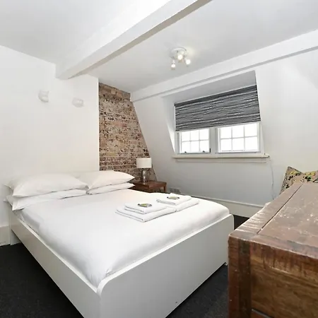 Soho, Piccadilly & Chinatown - Two Bedroom & Two Double Beds Appartamento Londra