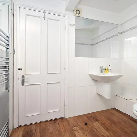 Soho, Piccadilly & Chinatown - Two Bedroom & Two Double Beds Appartamento *