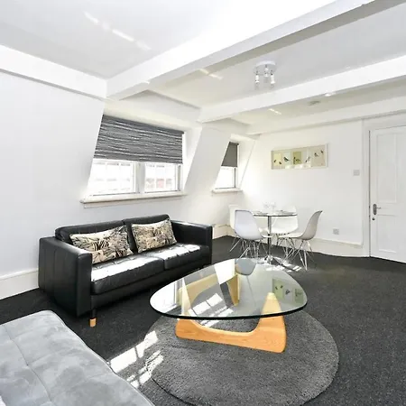 Soho, Piccadilly & Chinatown - Two Bedroom & Two Double Beds