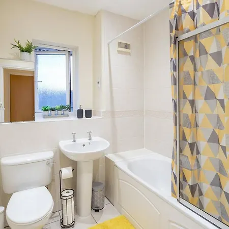 Cozy 2 Bed Flat Walking Distance From Excel London