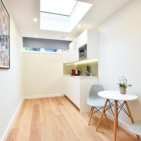 Earls Court East Serviced By Stayprime 3*
