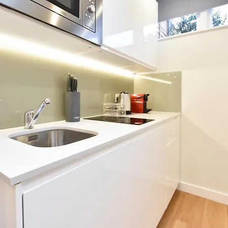 Earls Court East Serviced By Stayprime 3* Londýn