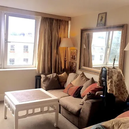 Lovely 2 Bedroom On The Corner Of Portobello Road Apartment London