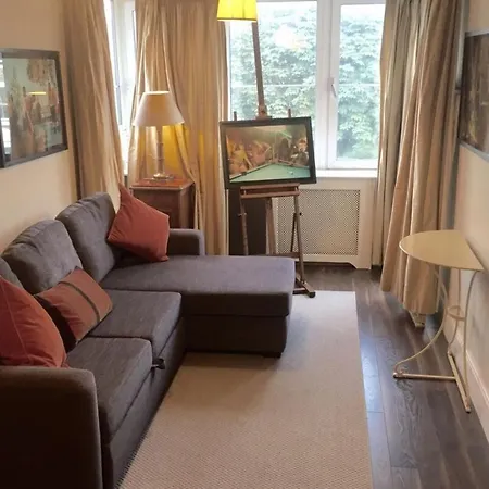 Lovely 2 Bedroom On The Corner Of Portobello Road * London
