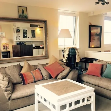 Lovely 2 Bedroom On The Corner Of Portobello Road Apartment London