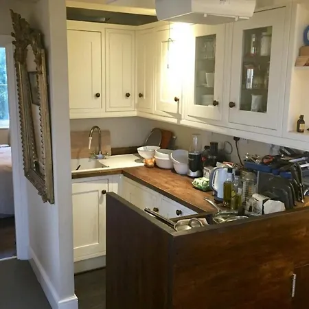 Lovely 2 Bedroom On The Corner Of Portobello Road *