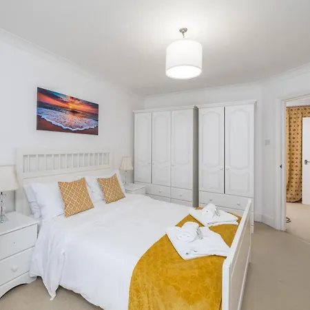 Apartamento Crossharbour Canary Wharf 2 Bed Duplex Londres