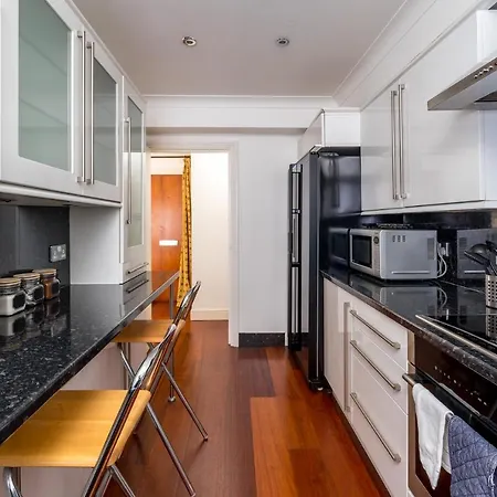 Crossharbour Canary Wharf 2 Bed Duplex *