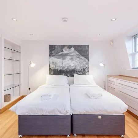 Beautiful 1 Bedroom In Victoria *