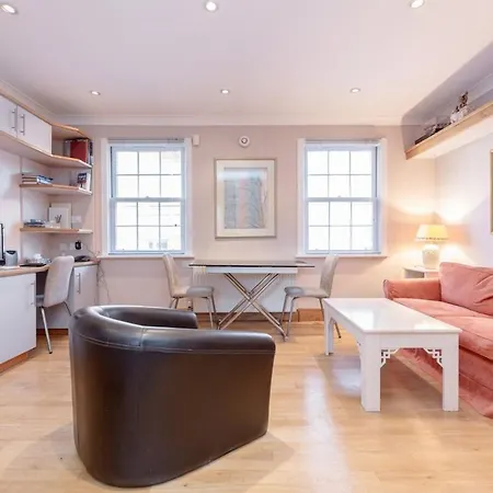 Beautiful 1 Bedroom In Victoria Apartment *