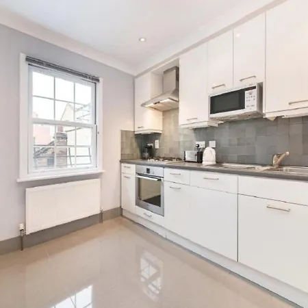 Beautiful 1 Bedroom In Victoria