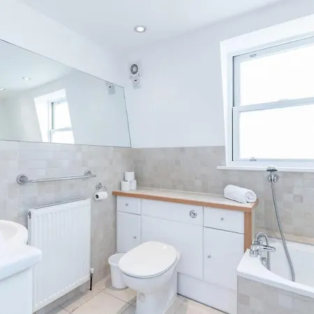 Beautiful 1 Bedroom In Victoria London