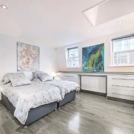 Beautiful 1 Bedroom In Victoria
