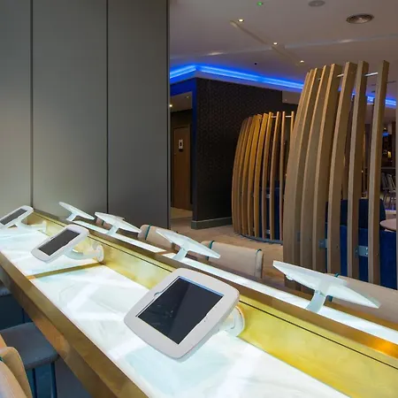 Novotel London Heathrow Airport T1 T2 And T3 Hotel Hayes (Greater London)