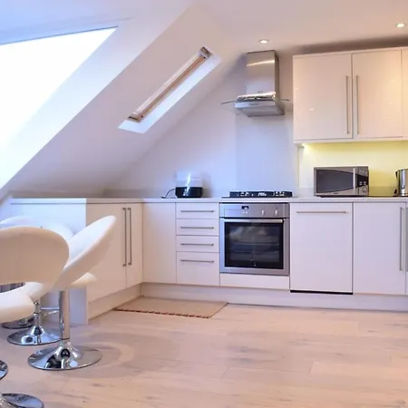Stylish 2 Bed In West Hampstead *