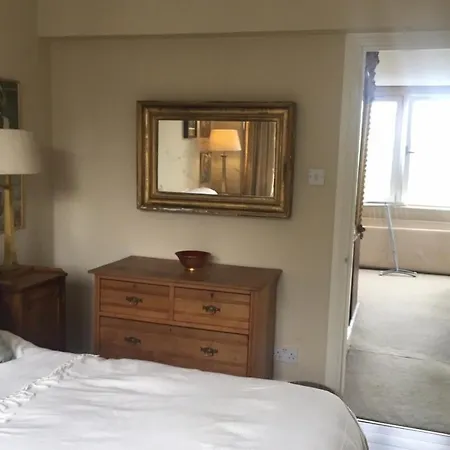 Lovely 2 Bedroom On The Corner Of Portobello Road *