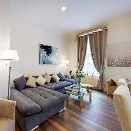 Park Lane Apartments/shaw House דירה