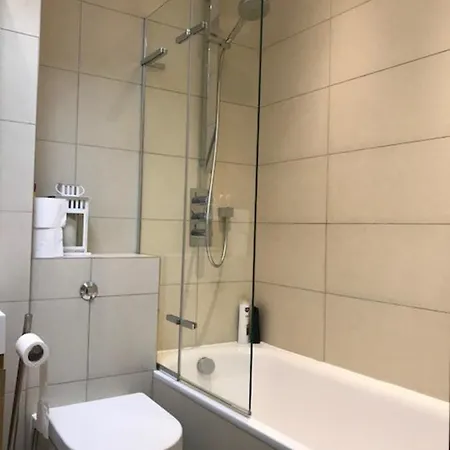 Stylish 2 Bed In West Hampstead London