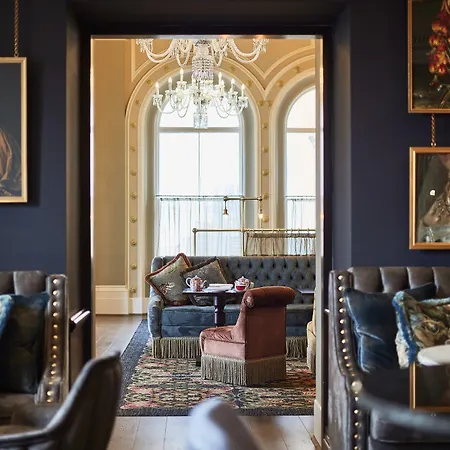 The Clermont London, Charing Cross 4* Londýn