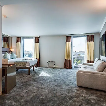 Atrium Heathrow Otel 4*