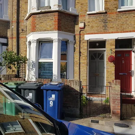 Helen's House Homestay London