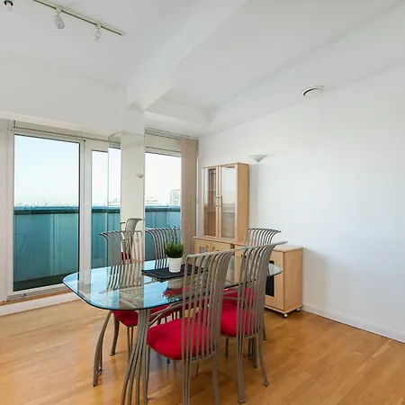 Skyvillion - 3bed Penthouse Near Airport, O2 Arena, Excel Centre With Parking * London
