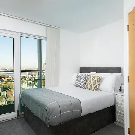 Apartment Skyvillion - 3bed Penthouse Near Airport, O2 Arena, Excel Centre With Parking London