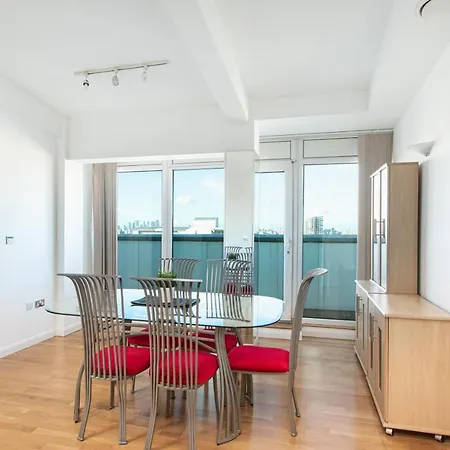 Apartment Skyvillion - 3bed Penthouse Near Airport, O2 Arena, Excel Centre With Parking *