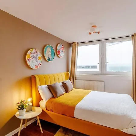 Apartment Super Spacious 2 Bedroom Apt 20mn From Central.