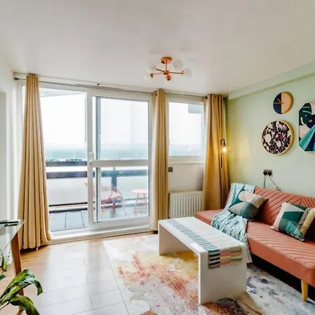 Super Spacious 2 Bedroom Apt 20mn From Central. Apartment *