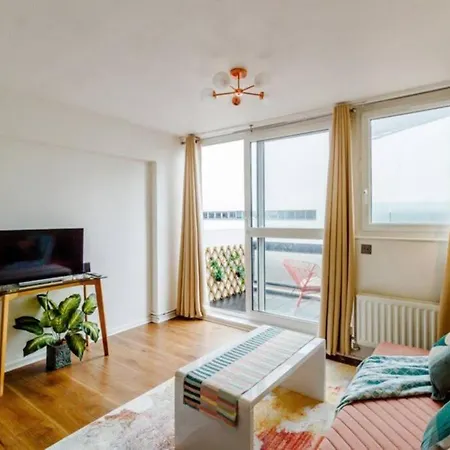 Super Spacious 2 Bedroom Apt 20mn From Central. Apartment *