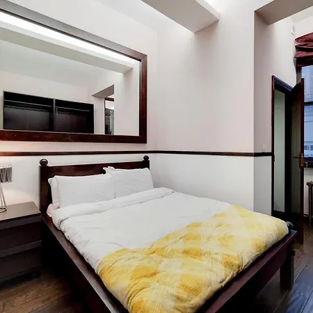 The Lyall Exclusive Apartment *