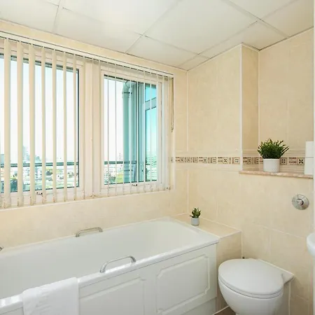 Apartment Skyvillion - 3bed Penthouse Near Airport, O2 Arena, Excel Centre With Parking London