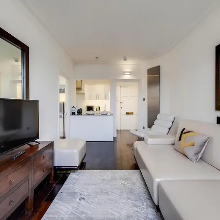 The Lyall Exclusive Apartment