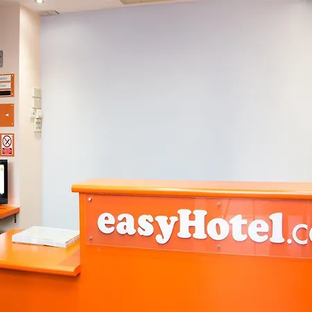 Hotel Easyhotel Victoria 2*