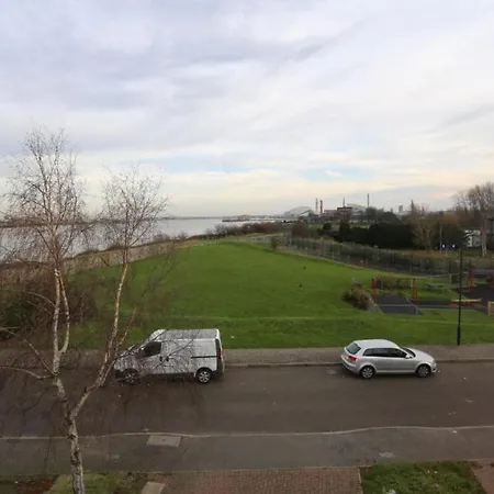 Cosy With En-suite Bathroom And Shared Kitchen Apartment Thamesmead (Greater London)
