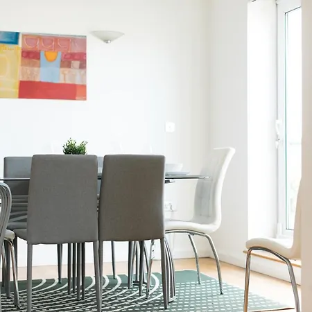 Skyvillion - 3bed Penthouse Near Airport, O2 Arena, Excel Centre With Parking *