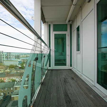 Skyvillion - 3bed Penthouse Near Airport, O2 Arena, Excel Centre With Parking * London