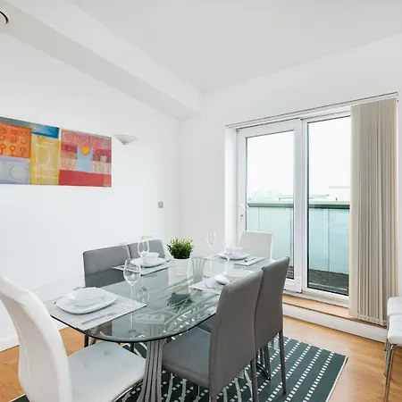 Apartment Skyvillion - 3bed Penthouse Near Airport, O2 Arena, Excel Centre With Parking *