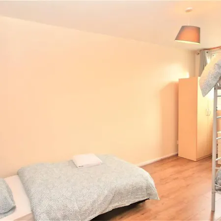 Spacious 2bedroom With Patio By Excel Centre * London