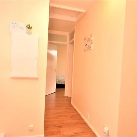 Spacious 2bedroom With Patio By Excel Centre