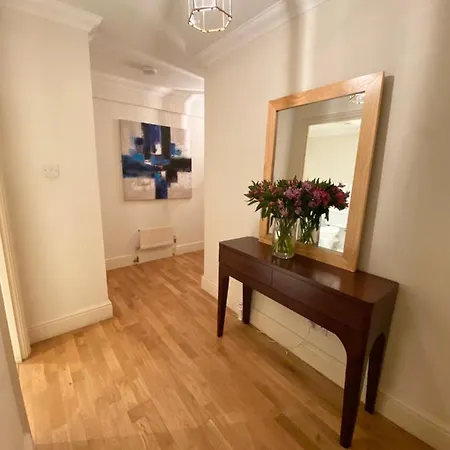 Stylish Apartments In Victoria & Westminster *