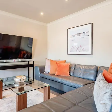 Apartamento Stunning 3-bedroom In The Heart Of With Parking-hosted By Sweetstay