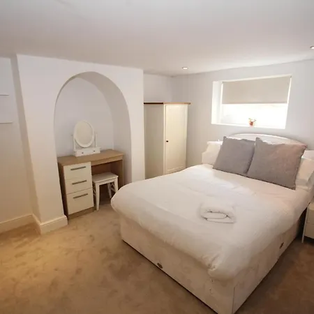 Hill Court, Uxbridge Apartment Hillingdon