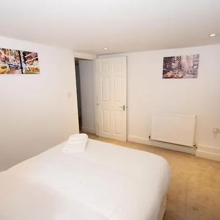 Hill Court, Uxbridge *