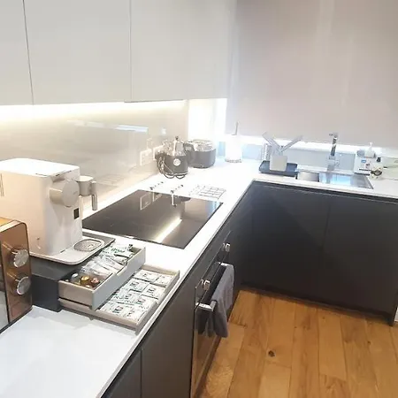 Apartment Garland Modern 3 Bedroom House Westfield - Stratford