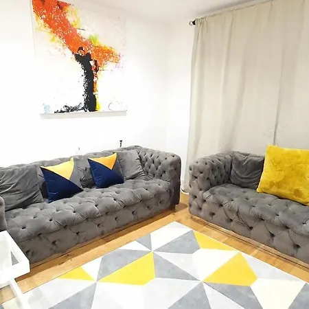 Garland Modern 3 Bedroom House Westfield - Stratford London