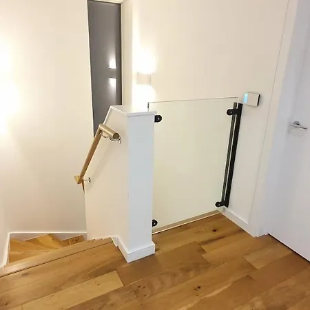 Garland Modern 3 Bedroom House Westfield - Stratford London