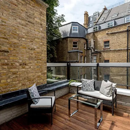 Apartahotel Buckingham & Lloyds 5*